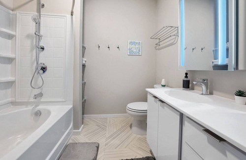 Crossroads Arts District Condo | Getaway to Serene Oasis Near Kauffman Stadium 349