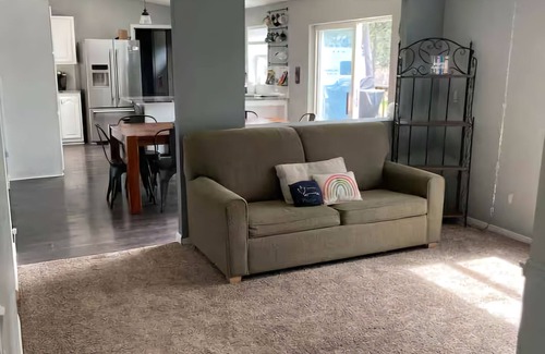 Larkspur House | Getaway to the woods SLEEPS 12 For the whole family in Larkspur, CO!