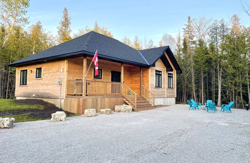Miller Lake Cottage | Getaway with newly built cottage which is just 20 mins away from Tobermory!