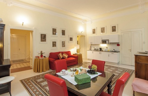 Navona Apartment | Ghetto Garden Apartment