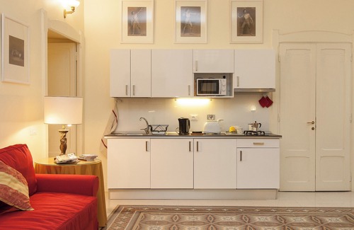 Navona Apartment | Ghetto Garden Apartment