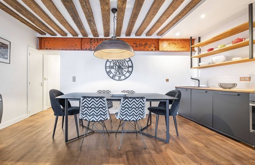Arts-et-Metiers Apartment | Ghost, 2BR/2BA, 6 people