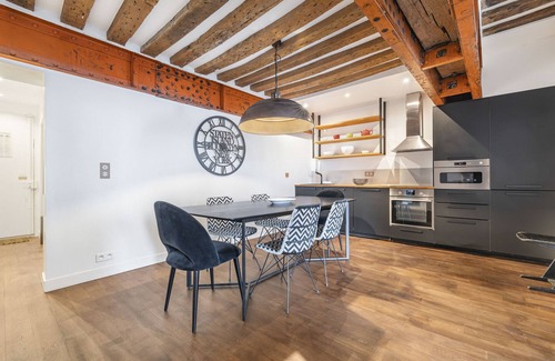 Arts-et-Metiers Apartment | Ghost, 2BR/2BA, 6 people