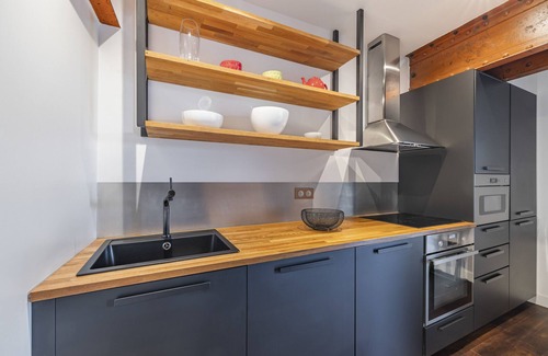 Arts-et-Metiers Apartment | Ghost, 2BR/2BA, 6 people