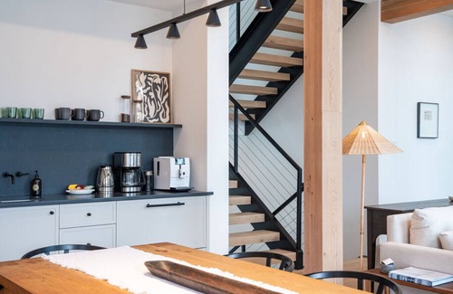 Revelstoke House | Ghost Peak Chalet: Ski-In Access