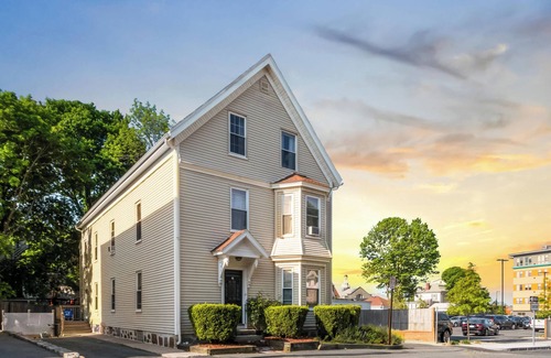 Beverly Condo | *Ghostly Halloween 2BR Home| Salem+Beverly|Parking