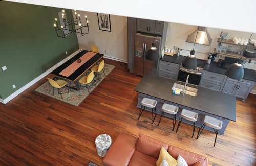 Historic District - North Condo | Giant Modern Loft on Broughton St!