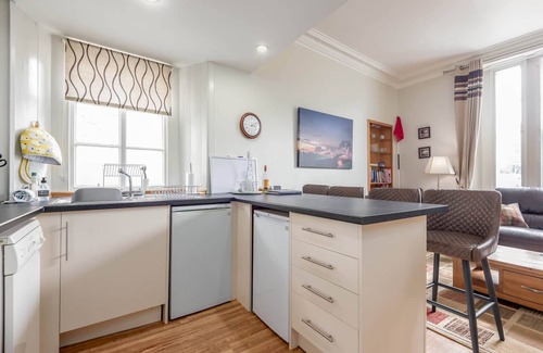 St. Andrews Ski Chalet | Gibson Place | 15 Secs to The Old Course
