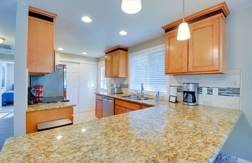 Gig Harbor House | Gig Harbor Vacation Rental Home: 1 Mi to Uptown!