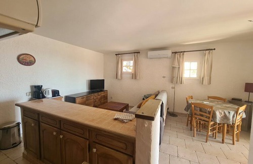 La Croix-Valmer Apartment | Gigaro - air-conditioned flat with sea view