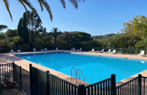La Croix-Valmer Apartment | GIGARO - Terrasses et jardin à 5mn à pied de la plage - piscine & parking