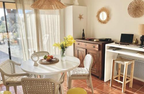 La Croix-Valmer Apartment | GIGARO - Terrasses et jardin à 5mn à pied de la plage - piscine & parking