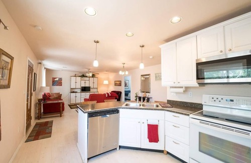 Thatcher House | Gila Valley Cottage - Quiet Stay near EAC, Trails