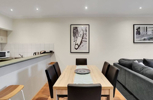 Warrnambool House | Gilles Apartment - Central living in the heart of Warrnambool.
