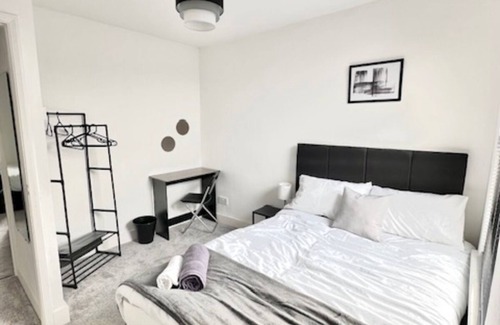 Gillingham House | Gillingham 4 bed guest house sleeps 9