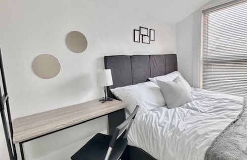 Gillingham House | Gillingham 4 bed guest house sleeps 9
