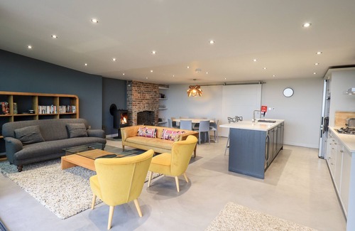 Keswick Cottage | GILLSIDE, romantic, luxury holiday cottage, with open fire in Keswick