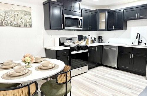 Van Nuys Apartment | Gilmore One