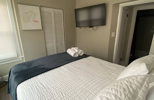 Forty Acres Apartment | Gilpin Grand - Renovated space in Trolley Square