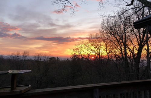 Newland Cabin | Gingercake Acres- Now with A/C! Next to Linville Gorge Wilderness. Dog friendly!