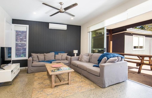 Callala Beach House | Gingers I Pet Friendly I 4 Min Walk to Beach