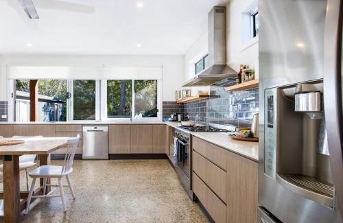 Callala Beach House | Gingers I Pet Friendly I 4 Min Walk to Beach