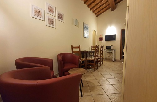 San Gimignano Apartment | Giovanna apartment 100 meters from San Gimignano