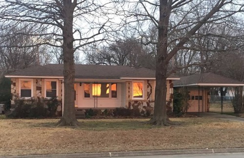 McAlester House | Giraffe House