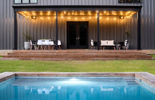 Fayetteville House | Girls’ Fall Getaway | Scenic Views + Country Escape | Rancho Olivios