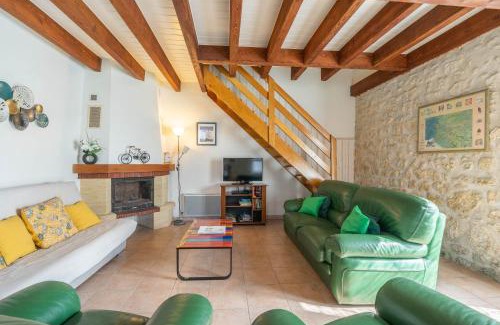 La Gripperie-Saint-Symphorien House | Gite Oléron piscine intérieure