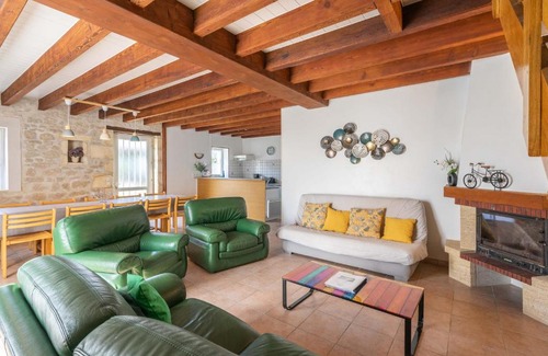 La Gripperie-Saint-Symphorien House | Gite Oléron piscine intérieure