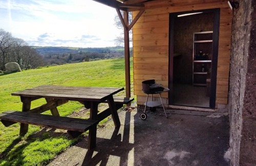 Saint-Thegonnec Loc-Eguiner House | Gite 7 Personnes et 3 Chambres à la Campagne au Calme Avec Wifi Fibre