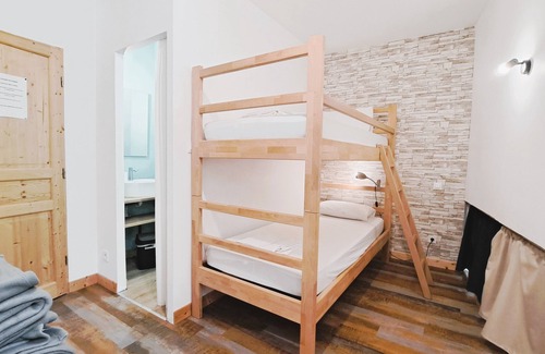 Saint-Cyr-sur-Loire House | Gite Étape Pour Amoureux du Vélo Azay Centre 12p