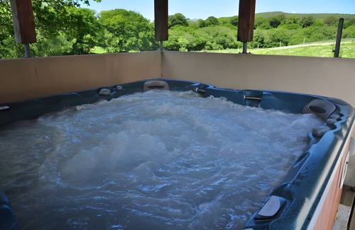 Plogonnec House | Gite 1 - Lopéau holiday homes with pool and spa