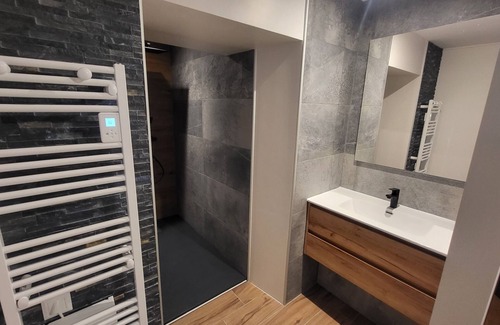 Orelle Apartment | Gite 10 to 12 pers Savoie Ideal ski : link to Val Thorens; Hiking in summer