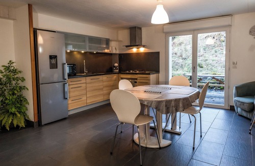 Besse-en-Chandesse Cottage | GÎTE 3 STARS, BESSE & ST-ANASTAISE, Theme: SKIING, HIKING, VISITS, FISHING