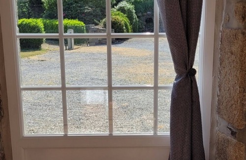 Plomodiern Cottage | Gîte 4p, renovated 2021, typical Breton farmhouse, between sea and countryside