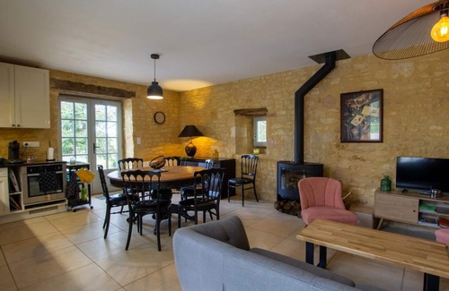 Archignac Cottage | Gite Archignac, 3 bedrooms, 6 persons