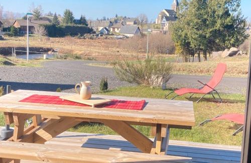 Saint-Genes-Champespe Ski Chalet | Gite Artense lodge