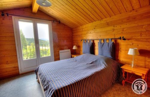 Saint Jacques des Arrets House | Gite au calme avec belle vue - Merisier