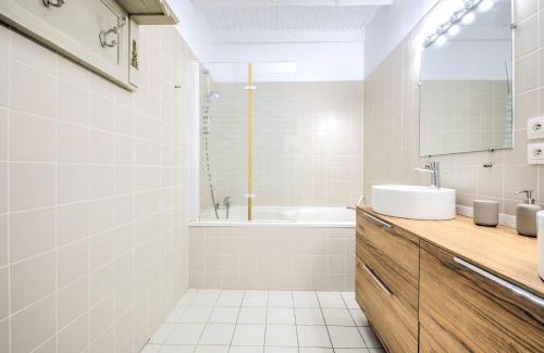 Saint-Jean-de-Cole Apartment | Gite Authentique, Village Classé