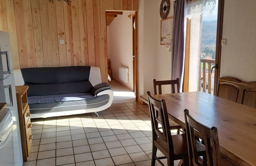 Le Menil Apartment | Gite Avec Belle vue sur Montagnes et Vallée