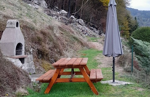 Le Menil Apartment | Gite Avec Belle vue sur Montagnes et Vallée