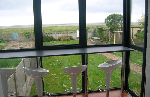 Cherrueix Cottage | Gite Baie Mt St Michel Facing The Sea in the commune of cherrueix