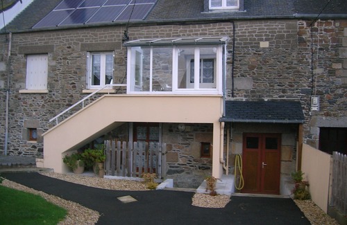 Cherrueix Cottage | Gite Baie Mt St Michel Facing The Sea in the commune of cherrueix
