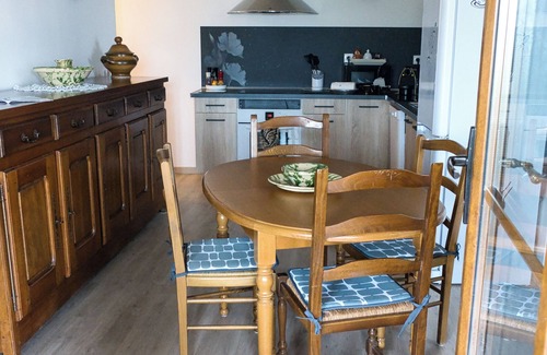 Les Mees Apartment | Gite BALLANTIMS Domaine de L'Annonciade quiet pets welcome
