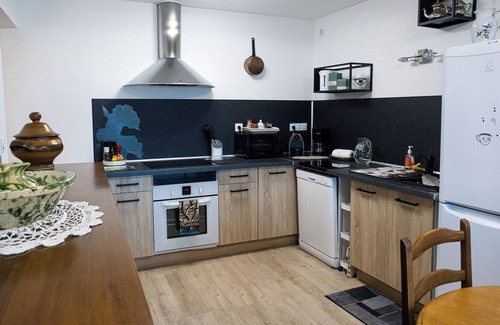 Les Mees Apartment | Gite BALLANTIMS Domaine de L'Annonciade quiet pets welcome