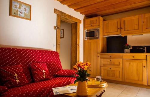 Sixt-Fer-a-Cheval Apartment | Gite Balnéo La Pomme de Pin