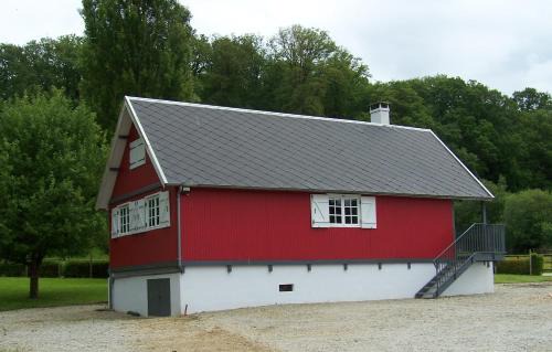 La Fresnaye-sur-Chedouet Ski Chalet | GITE Chalet