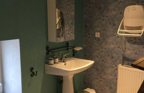 Dournazac House | Gite Chaleureux au Centre Bourg